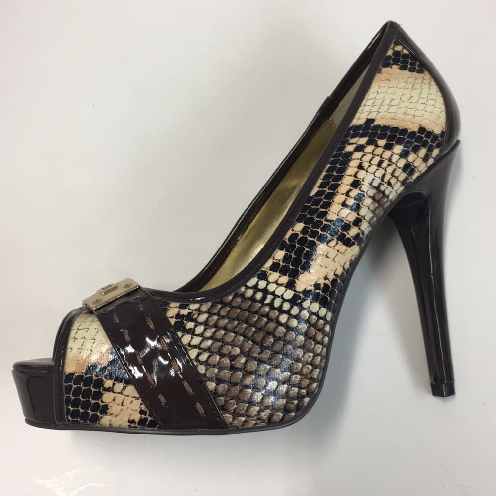 Peep toe guess high heels